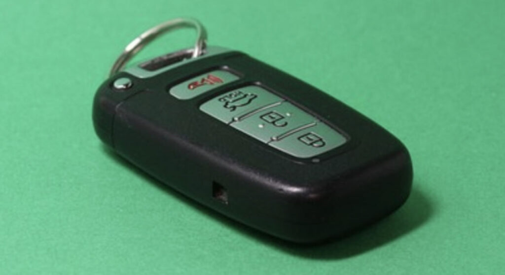 Un esempio di telecomando per auto